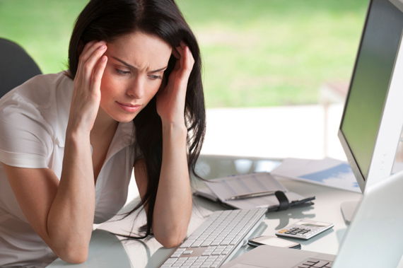 İş Stresiyle Başa Çıkmanın Yolları 2 women and stress